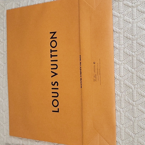 Authentic Louis Vuitton - Picture 10 of 10